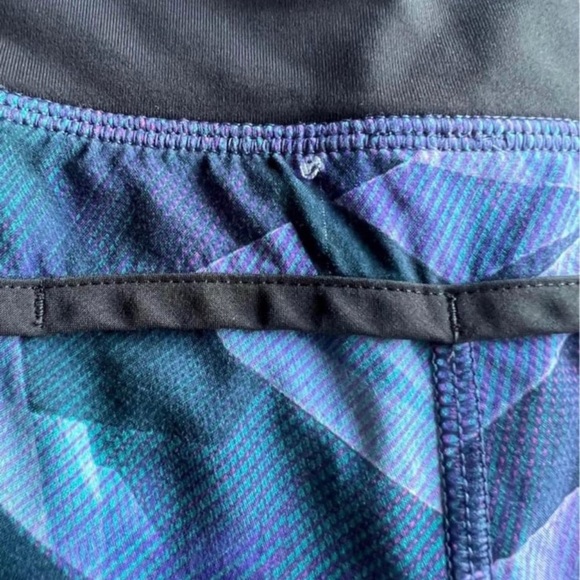 Lululemon Run Times Short *4-way Stretch 4" Pretty Prism Multi / Black - Picture 3 of 4